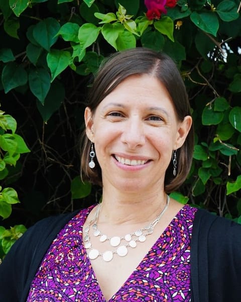 Portrait of Beth Hudde