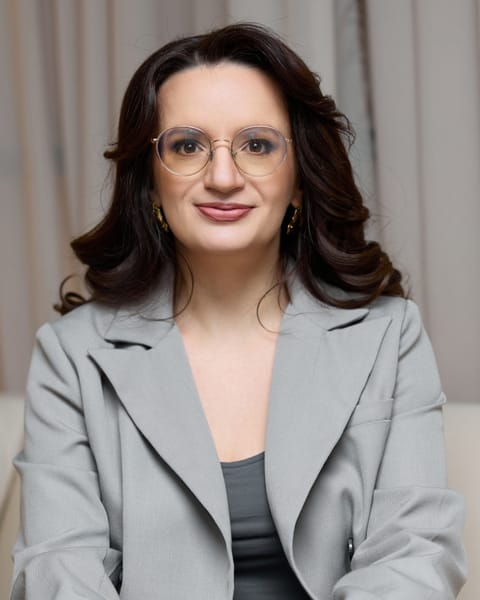 Portrait of Cristina Revenco